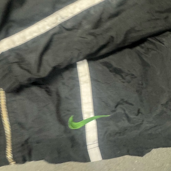 Vintage Nike Windbreaker - Picture 3 of 8